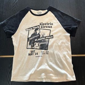 Graphic Tee crop top.